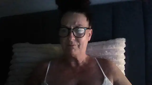 Snapshot of Tillieuk chatting on June 2026 09:05:02 PM Tillieuk online show from June 2026 09:05:02 PM