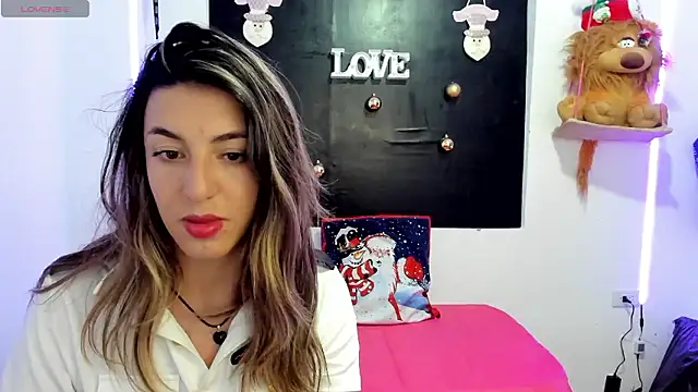 queen-natty online show from December 2024 03:09:01 AM