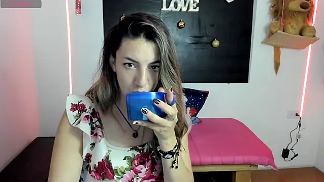 queen-natty online show from December 2024 04:22:02 AM