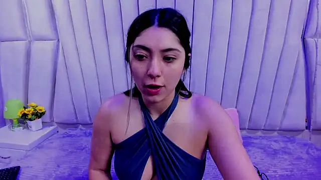 Lucy Anall  online show from November 2025 09:25:02 PM