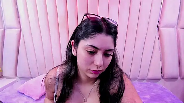 Snapshot of Lucy_Anall_ chatting on November 2025 10:00:02 PM Lucy Anall online show from November 2025 10:00:02 PM