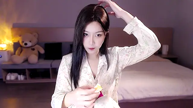 Snapshot of Lucky-baby chatting on December 2024 02:48:02 PM Lucky-baby online show from December 2024 02:48:02 PM