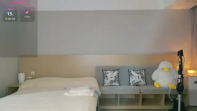 Lucky-baby online show from October 2025 01:00:01 PM