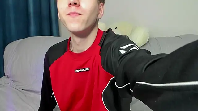 Snapshot of braxiboy chatting on December 2024 05:21:02 PM braxiboy online show from December 2024 05:21:02 PM