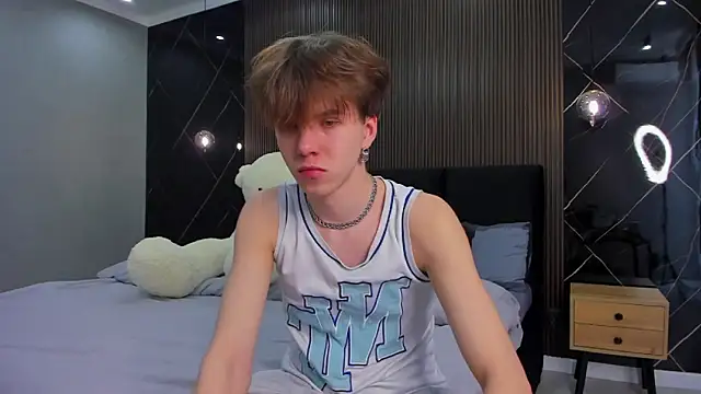 Snapshot of braxiboy chatting on February 2025 08:24:01 AM braxiboy online show from February 2025 08:24:01 AM