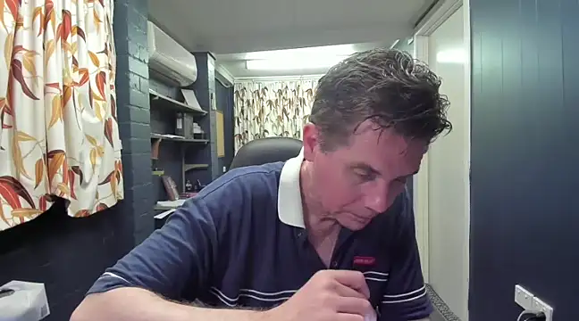 Snapshot of tilobinder chatting on December 2024 05:00:01 PM tilobinder online show from December 2024 05:00:01 PM