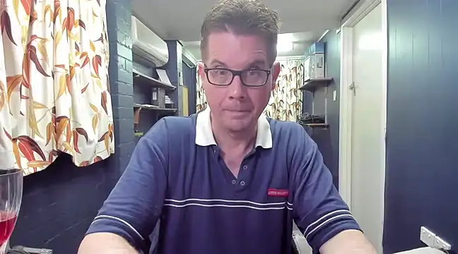 Snapshot of tilobinder chatting on December 2024 04:26:01 PM tilobinder online show from December 2024 04:26:01 PM