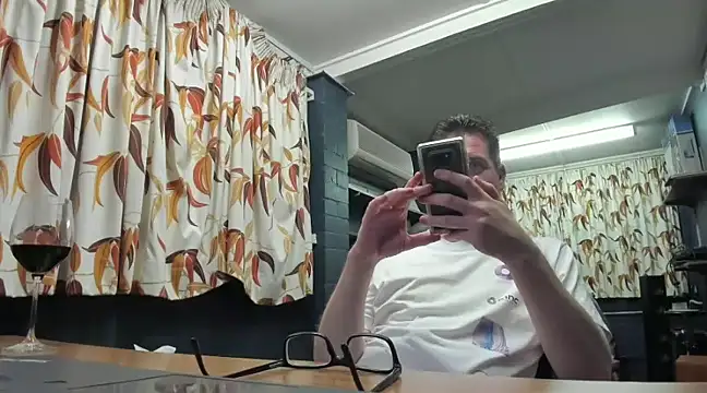 Snapshot of tilobinder chatting on December 2024 02:22:02 PM tilobinder online show from December 2024 02:22:02 PM