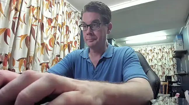 Snapshot of tilobinder chatting on February 2025 01:20:01 PM tilobinder online show from February 2025 01:20:01 PM