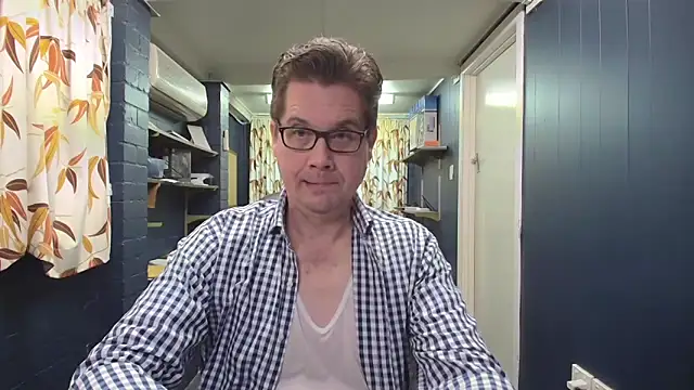 Snapshot of tilobinder chatting on September 2025 01:10:01 PM tilobinder online show from September 2025 01:10:01 PM