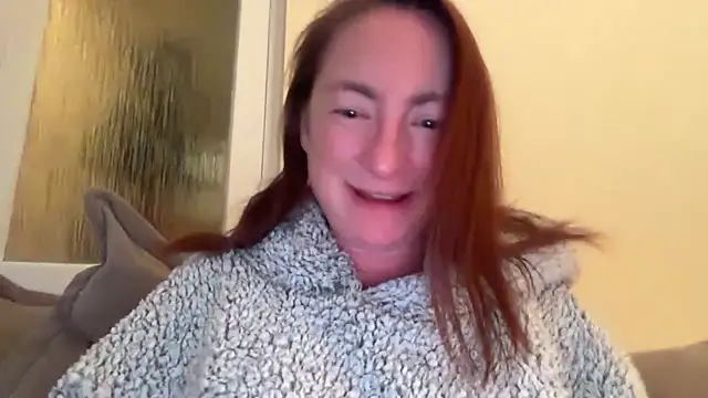 Snapshot of LouiseTswing chatting on February 2025 07:45:02 PM LouiseTswing online show from February 2025 07:45:02 PM
