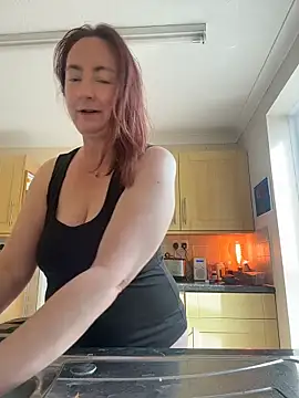 LouiseTswing online show from May 2026 08:41:02 AM