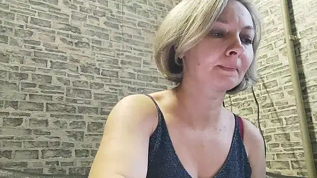 Snapshot of EdithManning chatting on January 2025 12:38:02 PM EdithManning online show from January 2025 12:38:02 PM