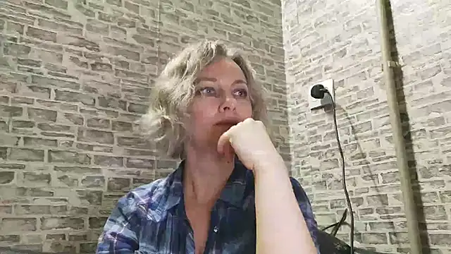 Snapshot of EdithManning chatting on January 2025 02:11:01 PM EdithManning online show from January 2025 02:11:01 PM