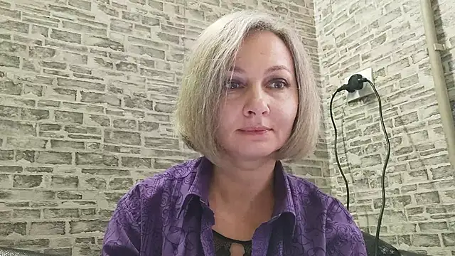 Snapshot of EdithManning chatting on February 2025 06:34:02 AM EdithManning online show from February 2025 06:34:02 AM