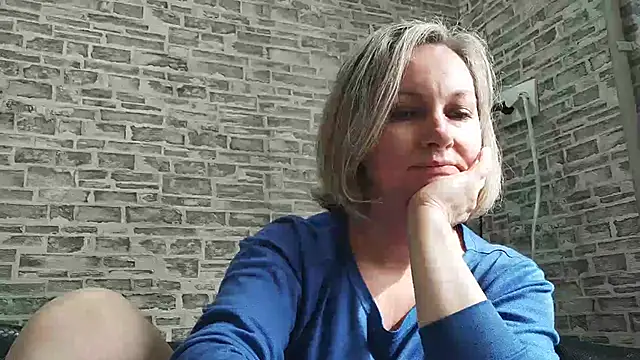 Snapshot of EdithManning chatting on March 2025 09:13:01 AM EdithManning online show from March 2025 09:13:01 AM