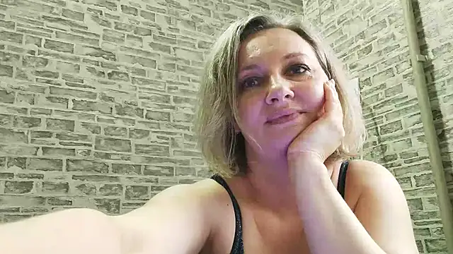 Snapshot of EdithManning chatting on March 2025 09:55:01 AM EdithManning online show from March 2025 09:55:01 AM