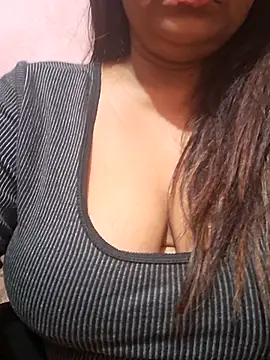 Hot-Anuska online show from December 2025 06:15:02 PM