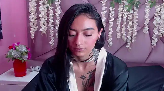 Snapshot of Miaa_Thopmson chatting on March 2025 06:12:02 PM Miaa Thopmson online show from March 2025 06:12:02 PM