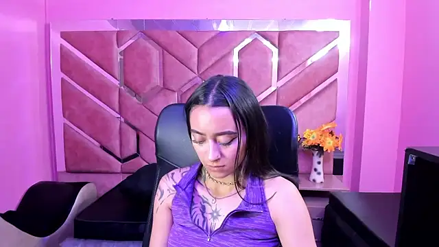 Snapshot of Miaa_Thopmson chatting on September 2025 10:32:01 PM Miaa Thopmson online show from September 2025 10:32:01 PM