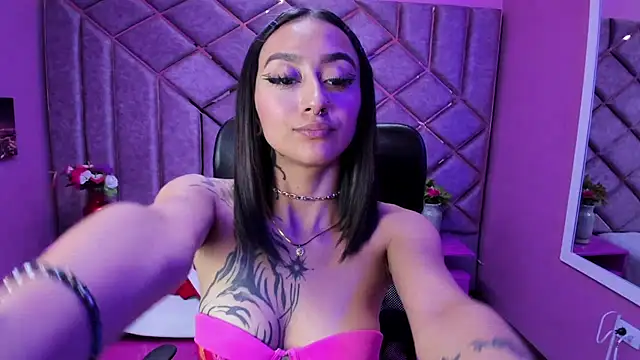 Snapshot of Miaa_Thopmson chatting on September 2025 10:24:02 PM Miaa Thopmson online show from September 2025 10:24:02 PM
