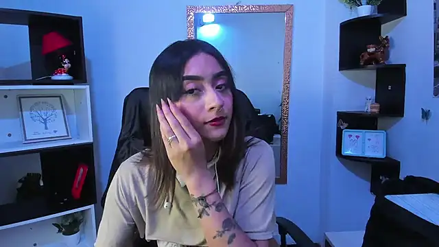 Miaa Thopmson online show from October 2025 09:28:02 PM