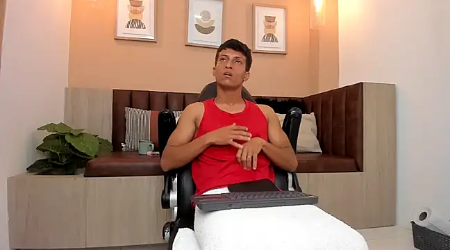 Snapshot of wolf_james123 chatting on January 2025 02:28:02 PM wolf james123 online show from January 2025 02:28:02 PM