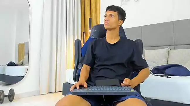 Snapshot of wolf_james123 chatting on February 2025 02:05:02 AM wolf james123 online show from February 2025 02:05:02 AM