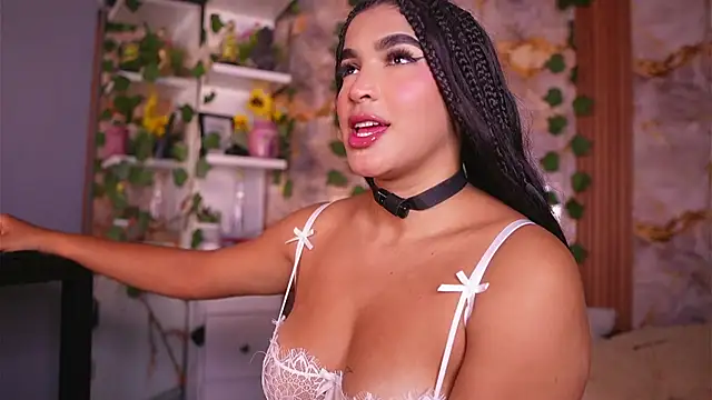 zoey-fox online show from June 2026 12:05:02 AM