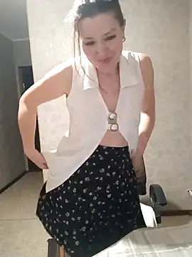 Snapshot of VselenaSun402 chatting on February 2025 01:01:01 PM VselenaSun402 online show from February 2025 01:01:01 PM