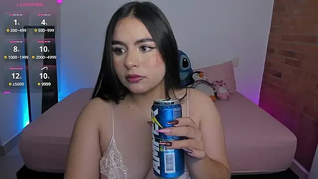 Snapshot of charlotte_blass chatting on December 2024 02:09:02 AM charlotte blass online show from December 2024 02:09:02 AM