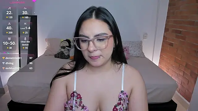 Snapshot of charlotte_blass chatting on January 2025 05:05:01 AM charlotte blass online show from January 2025 05:05:01 AM