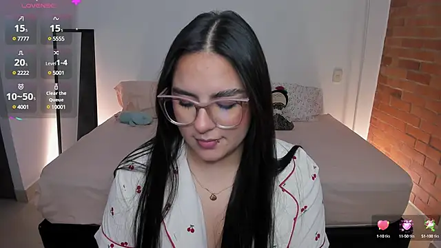 Snapshot of charlotte_blass chatting on January 2025 02:11:01 AM charlotte blass online show from January 2025 02:11:01 AM