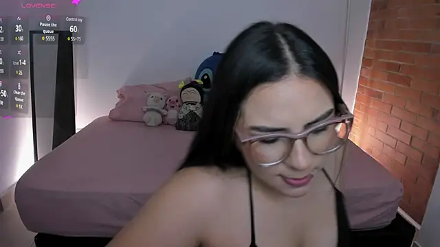Snapshot of charlotte_blass chatting on January 2025 03:09:01 AM charlotte blass online show from January 2025 03:09:01 AM
