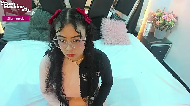 antonelllepiercee online show from October 2025 11:31:01 AM