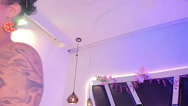antonelllepiercee online show from May 2026 11:26:01 AM