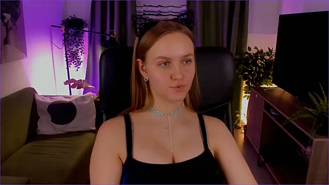 Snapshot of KellyPoter chatting on December 2024 03:25:02 PM KellyPoter online show from December 2024 03:25:02 PM
