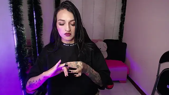 Snapshot of amelierouss chatting on December 2024 06:34:02 PM amelierouss online show from December 2024 06:34:02 PM