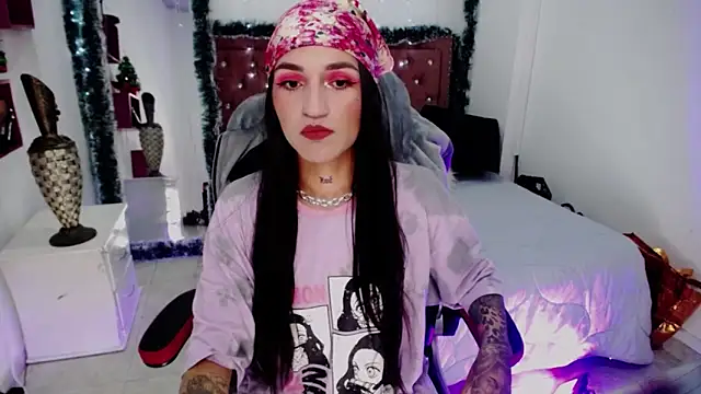 Snapshot of amelierouss chatting on December 2024 06:53:01 PM amelierouss online show from December 2024 06:53:01 PM