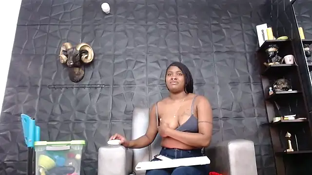 Snapshot of Hanna_Fox_69 chatting on October 2025 12:47:02 PM Hanna Fox 69 online show from October 2025 12:47:02 PM