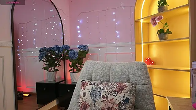 CattleyaScaly online show from November 2025 08:01:01 PM