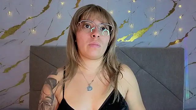 Snapshot of agatha_97_ chatting on September 2025 04:56:01 AM agatha 97 online show from September 2025 04:56:01 AM