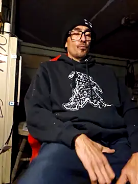 Snapshot of Pumpndeep chatting on November 2025 10:37:02 AM Pumpndeep online show from November 2025 10:37:02 AM