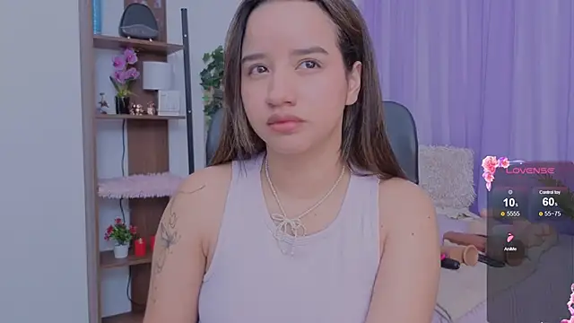 Snapshot of emilyrouxe chatting on February 2026 02:57:01 PM emilyrouxe online show from February 2026 02:57:01 PM