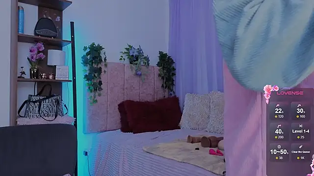 Snapshot of emilyrouxe chatting on February 2026 04:17:01 PM emilyrouxe online show from February 2026 04:17:01 PM