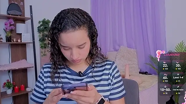 Snapshot of emilyrouxe chatting on March 2026 03:51:01 PM emilyrouxe online show from March 2026 03:51:01 PM