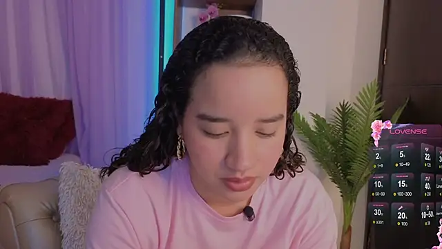 Snapshot of emilyrouxe chatting on March 2026 03:46:01 PM emilyrouxe online show from March 2026 03:46:01 PM