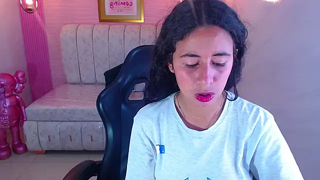 Snapshot of paris_sub1_ chatting on September 2025 01:04:01 PM paris sub1 online show from September 2025 01:04:01 PM