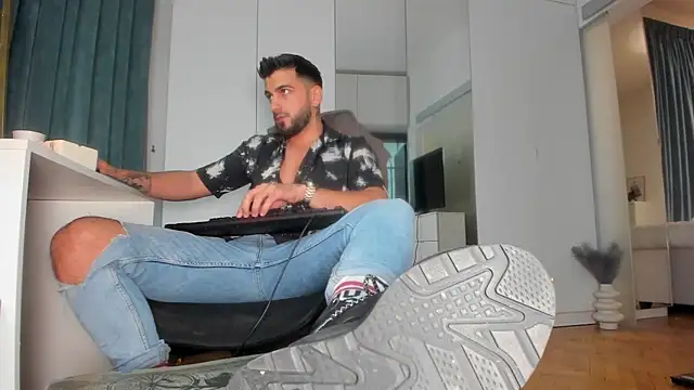 welcometo hell online show from October 2025 08:39:02 PM