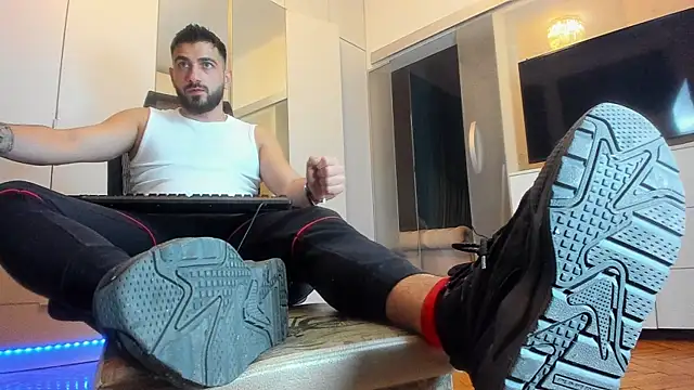 welcometo hell online show from October 2025 07:26:01 PM